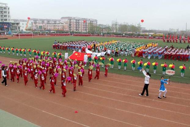 春季运动会加油稿200字